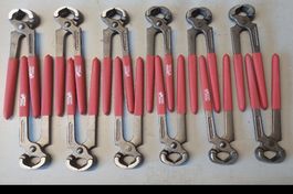 12x Beisszange rot isoliert 
