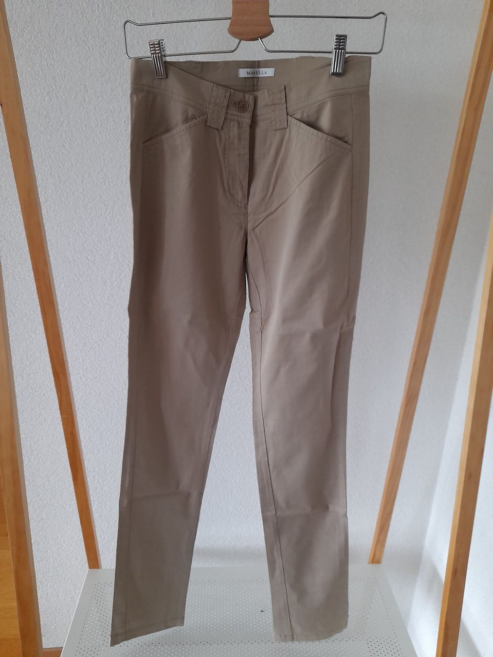 Pantaloni: Pantalon Marella beige – Usato da Mont-sur-Lausanne venduto da Pioutch