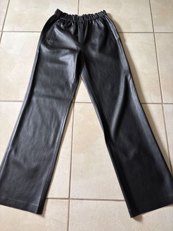Damenhose Kunstleder, schwarz, Grösse 40 - NEU