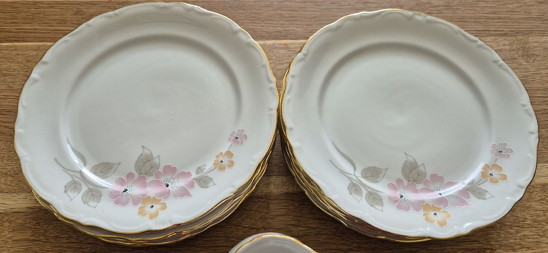 Winterling Set di piatti: 12-er Set Dessertteller mit Milchkrug – Usato da Balsthal venduto da Koala606 1
