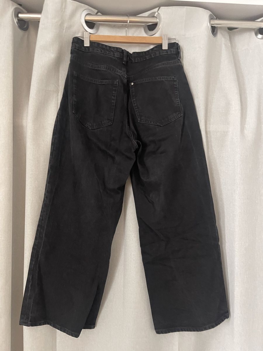 H&M Jeans: Schwarze Culottes Jeans, Gr. 38, Versand 9.- – Usato da Meilen venduto da ana9 2