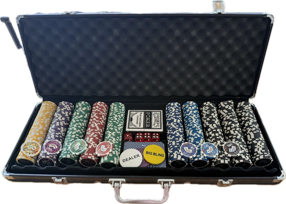 Jeux: Pokerkoffer ca. 500 Chips – D'occasion à Dübendorf par bay_yg29