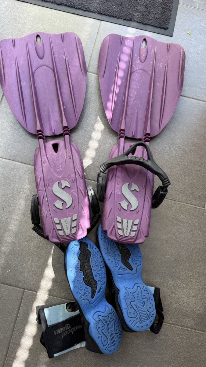 Scubapro Pinne, Maschere & Boccagli: Palmes Scubapro  et chaussons – Usato da La Conversion venduto da Muscaris 1