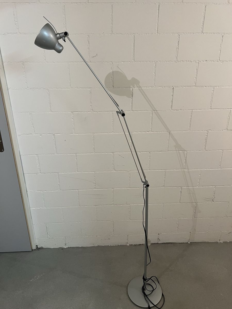 Lampade: Stehlampe. – Usato da Zürich venduto da Luxury_4t2r