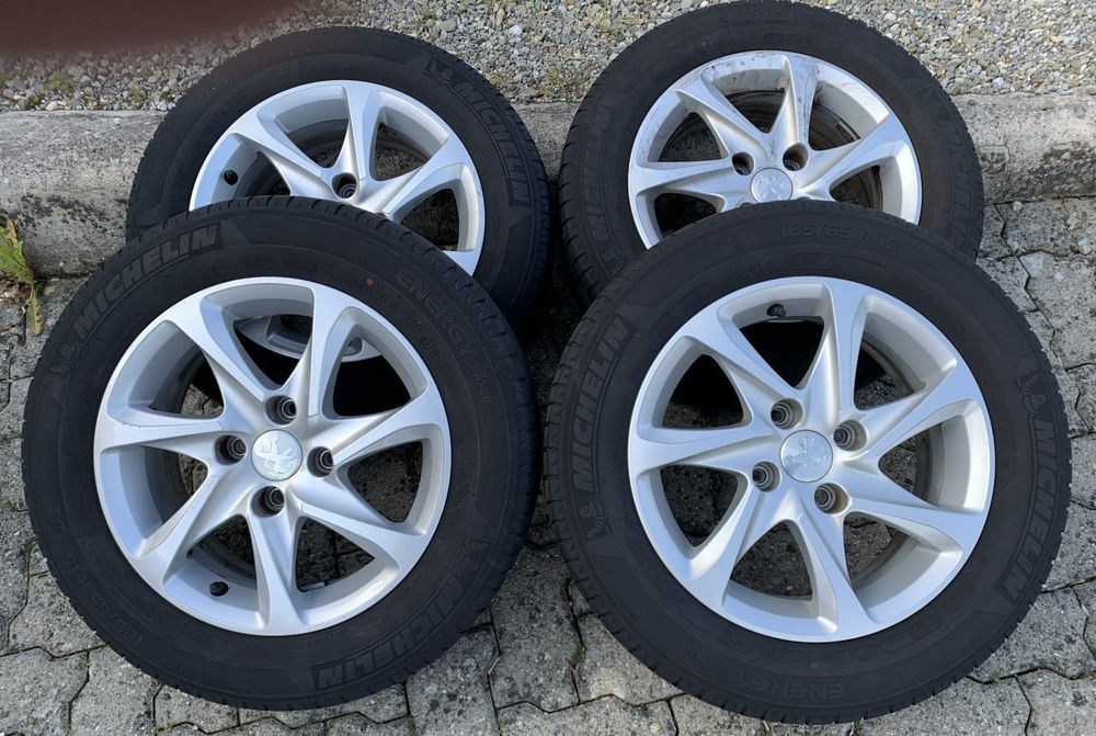 Stilvolle Alufelgen Peugeot 208 Ebenbild