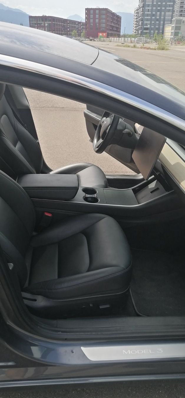 Tesla Autos: Tesla Model 3 Performance - FSD, zweifach bereift, Extras – Gebraucht aus Cham von SULZER01 7
