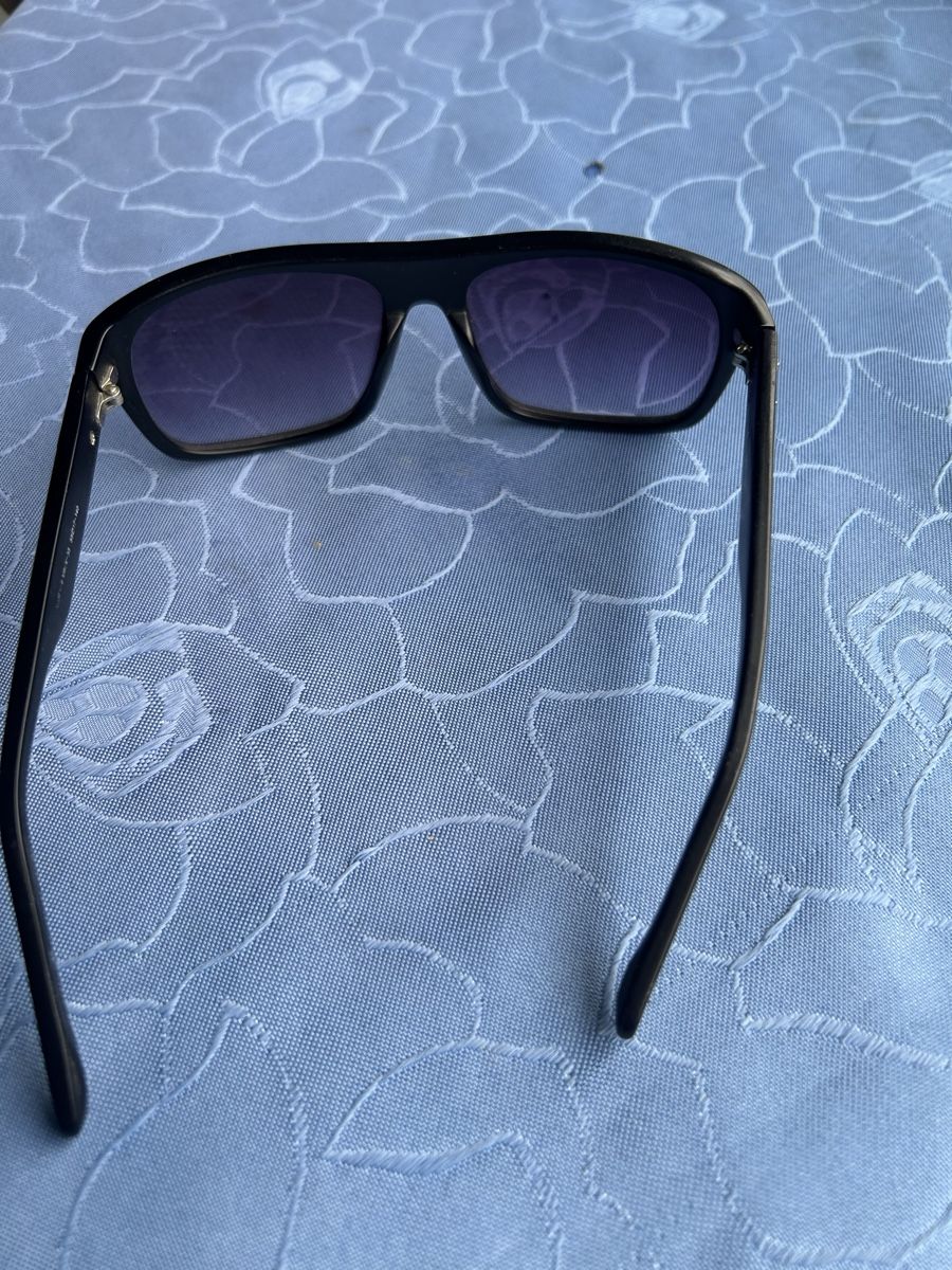 Lunettes & Verres: Sonnenbrille  – D'occasion à Basel par Krisztina.na 1