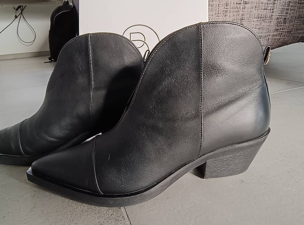 Damenschuhe: Boots bottines pointues Baldowski T38 cuir noir – Neu und originalverpackt aus Genève von Brachiopode 2