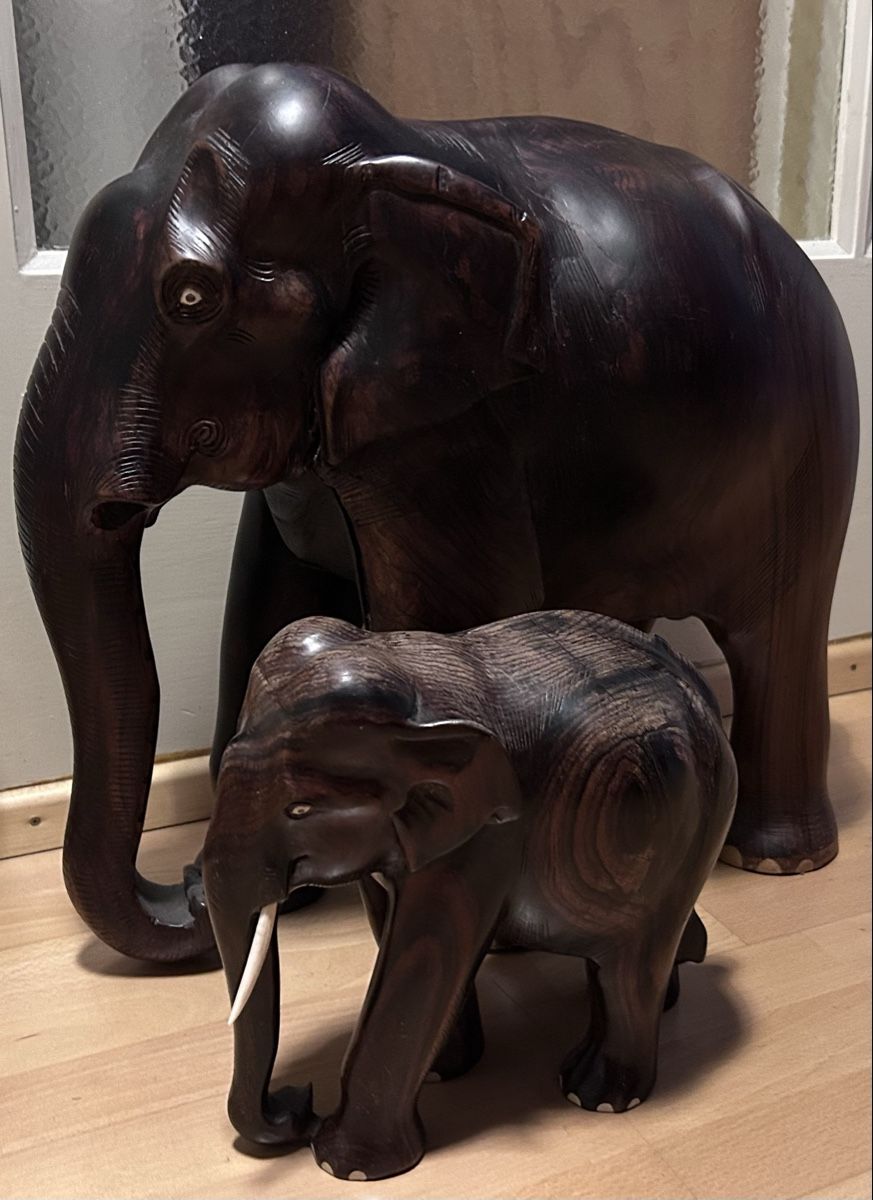 Figurines: Holz Elefanten 50 cm und 25cm  – D'occasion à Zürich par ann_9fv5