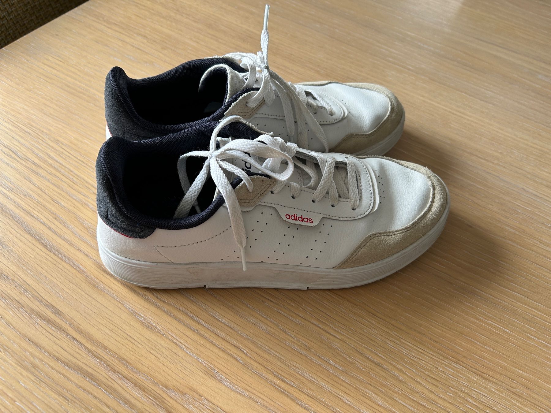 Adidas Scarpe da uomo: Tennis Adidas T42 – Usato da Fribourg venduto da sophlg