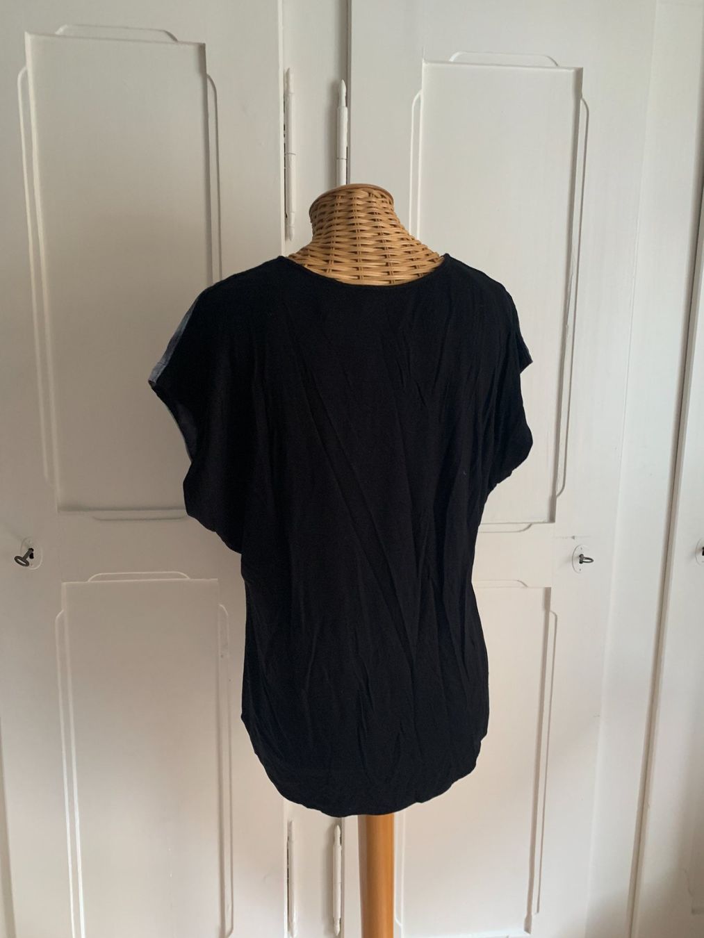 T-shirt: MINT VELVET - Seide Oberteil gemustert 40 – Usato da Zürich venduto da Diazaio 2