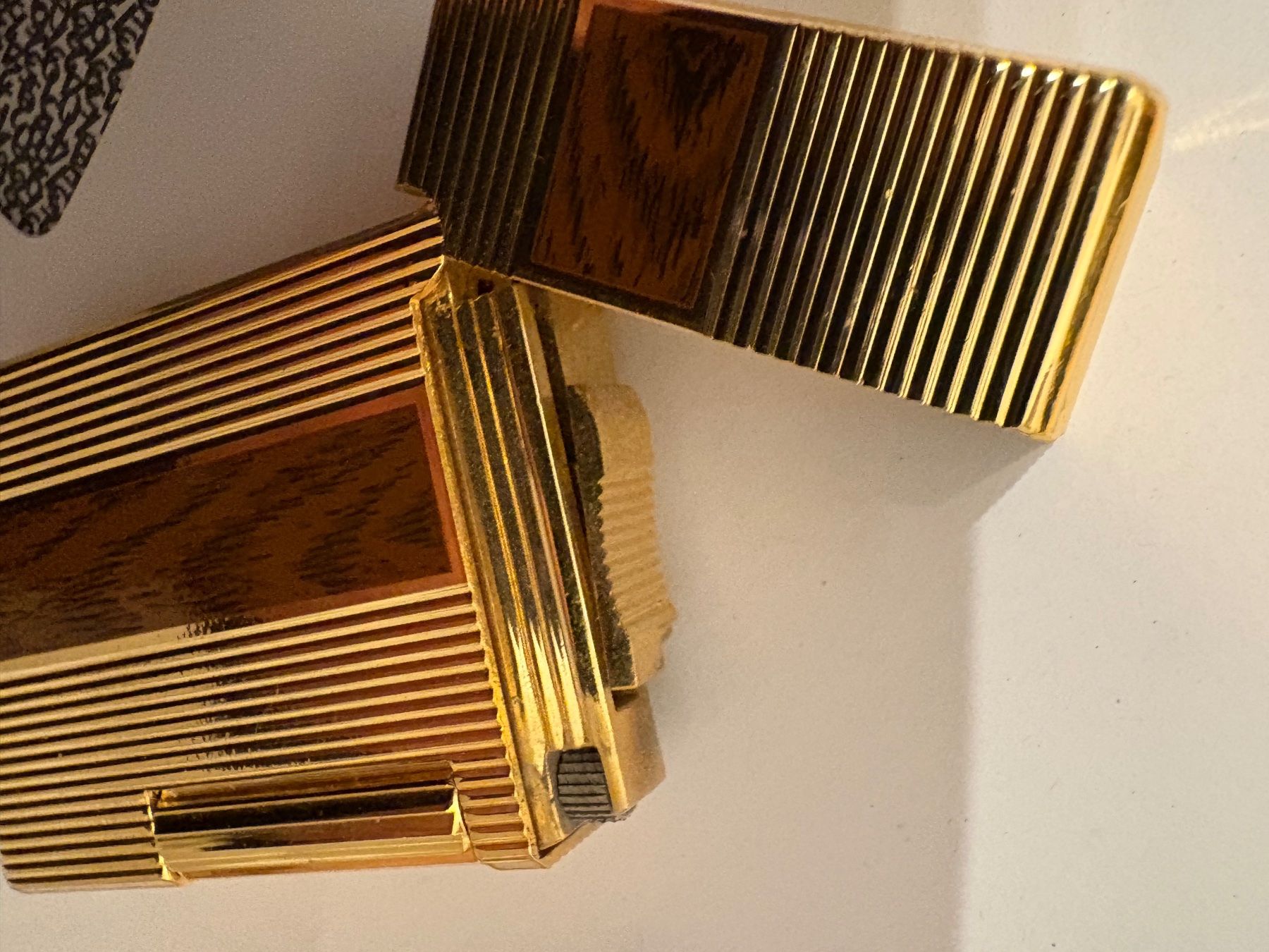 Accendini: Briquet ancien doré ,gaz – Usato da Crans  Montana venduto da proff 8