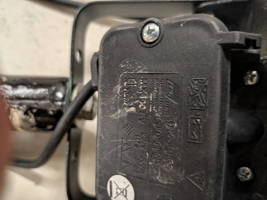 Lampade: Scheinwerfer 400W mit Dreibein – Usato da Seewen SZ venduto da MatthiasF02 3