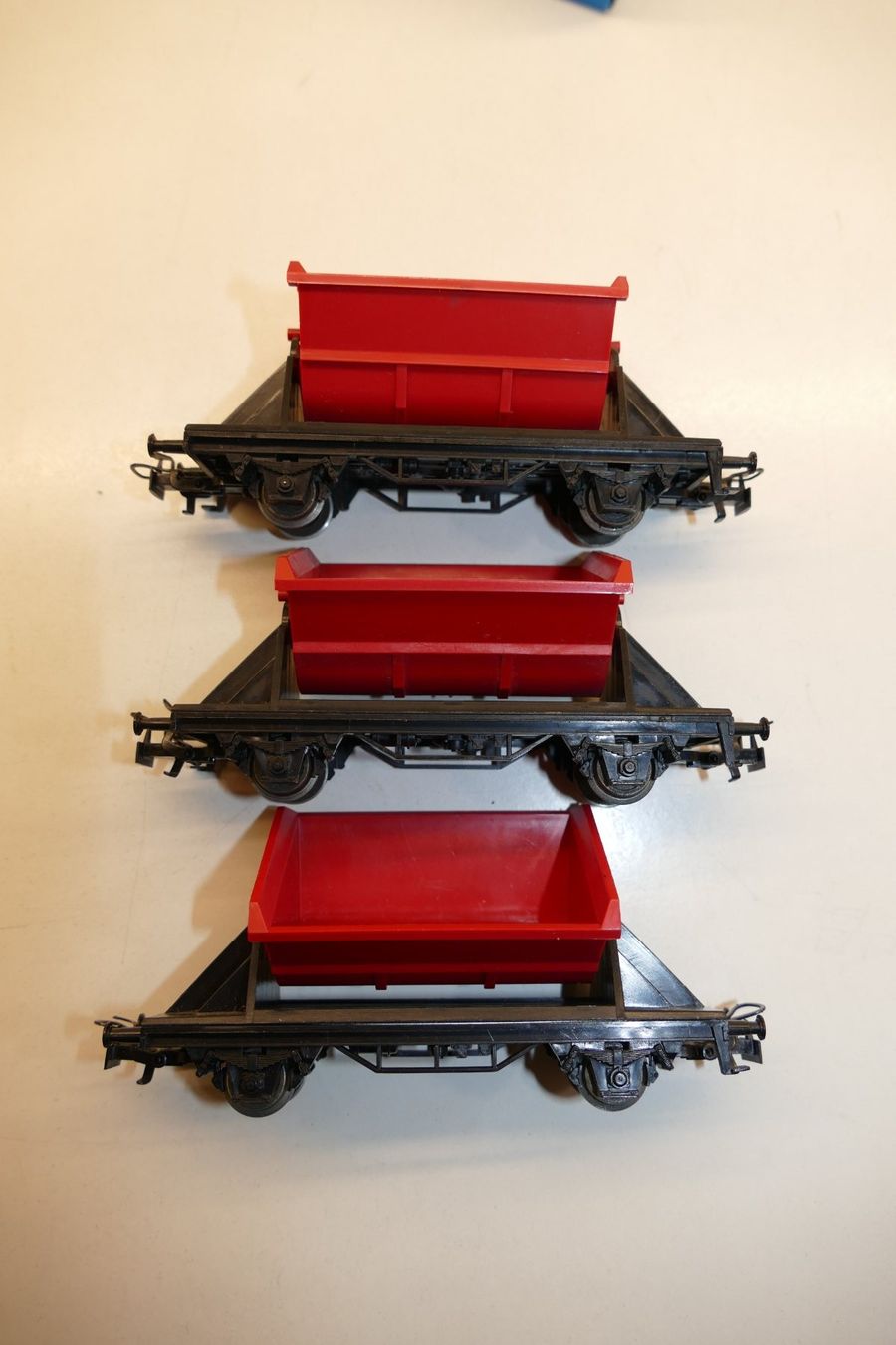 Märklin Modellini di ferrovie: Märklin H0: 3xKippwagen – Usato da Niederhasli venduto da rail-duerst 1