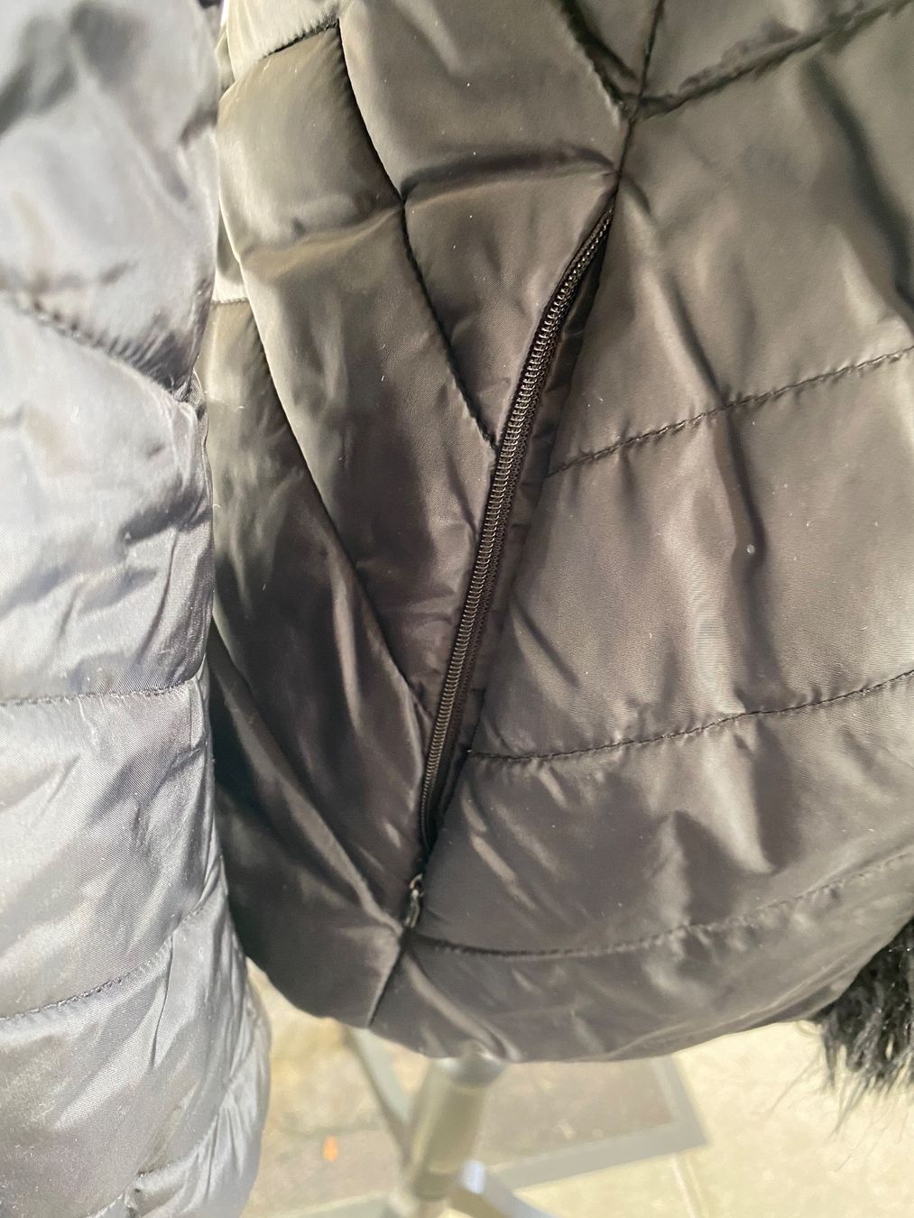 Mango Jacken: Mango Jacke schwarz mit Kunstfell Gr. 36-38 – Gebraucht aus Dielsdorf von ncgarasi 2