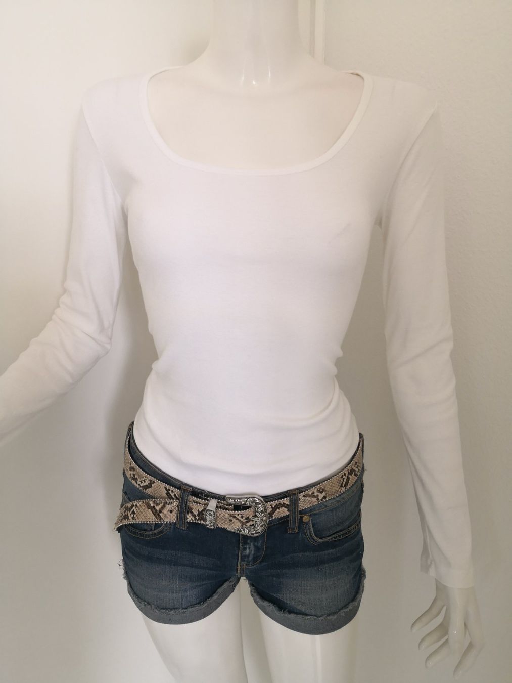 Mango T-Shirts: 🤩MANGO LANGARM T-SHIRT WEISS – Gebraucht aus Olten von Naja-Twins-Twins 8