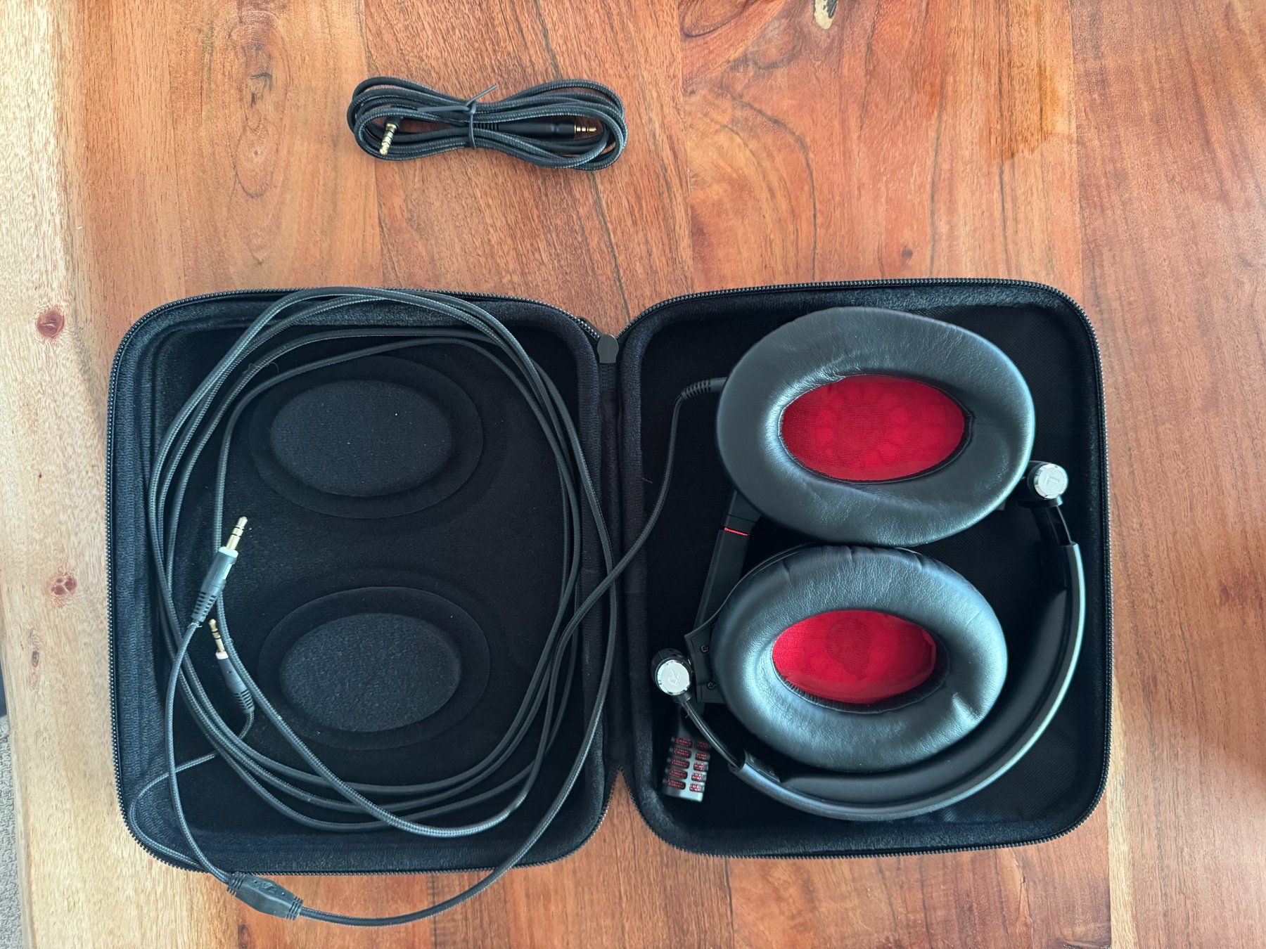 Beats Cuffie: Beats Solo3 Wireless Kopfhörer schwarz | mit Case & Kabel – Usato da Ostermundigen venduto da nick.fischer 1