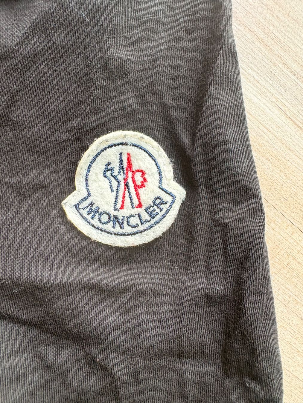 Moncler T-shirts: Moncler T-Shirt – D'occasion à Wigoltingen par _vntg_ 3