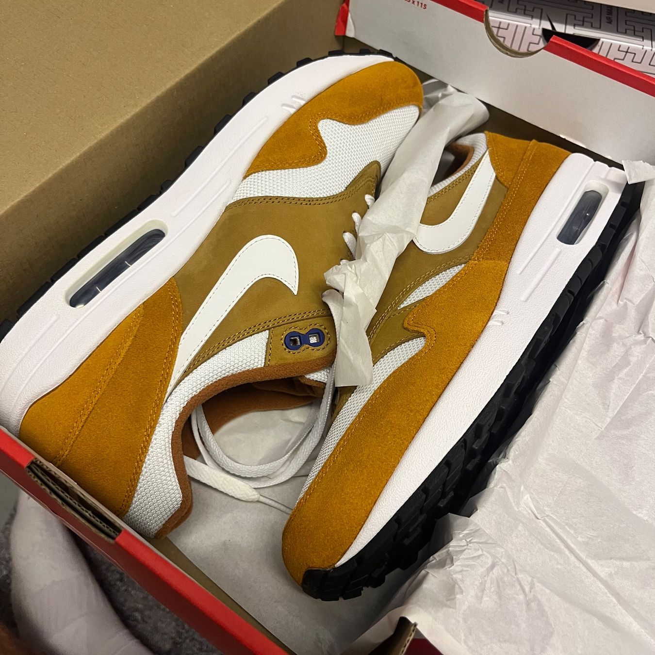 Nike Scarpe da uomo: Nike Air Max 1 Retro Curry – Nuovo (secondo la descrizione) da Winterthur venduto da LaBodega