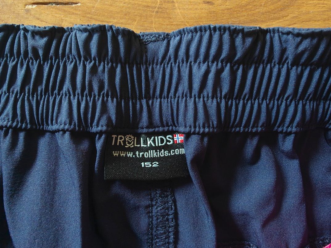 Trollkids Pantaloni: Wanderhose Zip-Off von Trollkids Gr. 152 – Usato da Lostorf venduto da prikyb 2