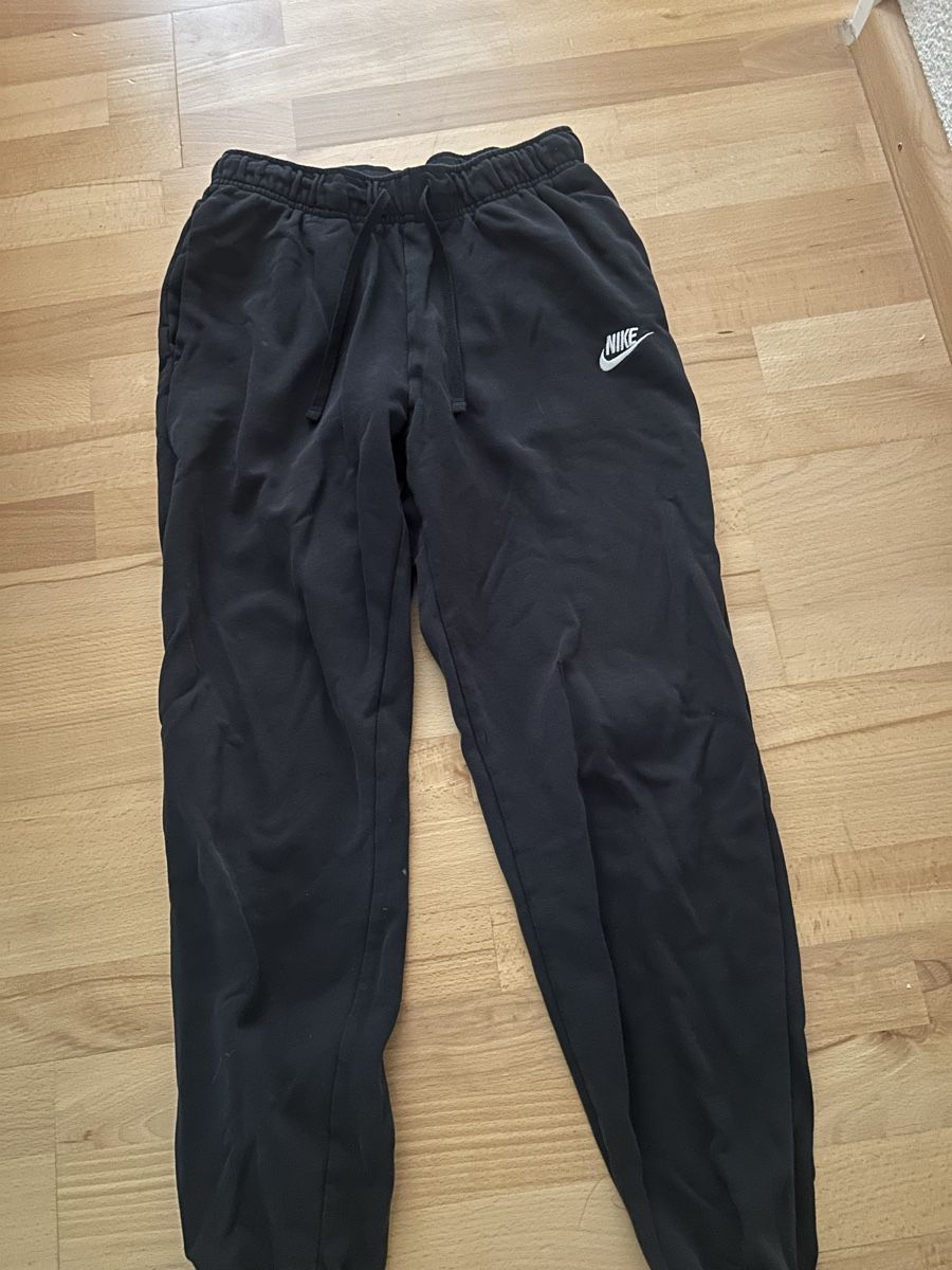 Nike Hosen: Nike Trainerhose, Grösse: S, schwarz – Gebraucht aus Sissach von cel_zy5d