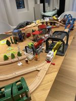 BRIO Holzeisenbahn gross – 4 Loks, Brücken, Tunnel, Bahnhof
