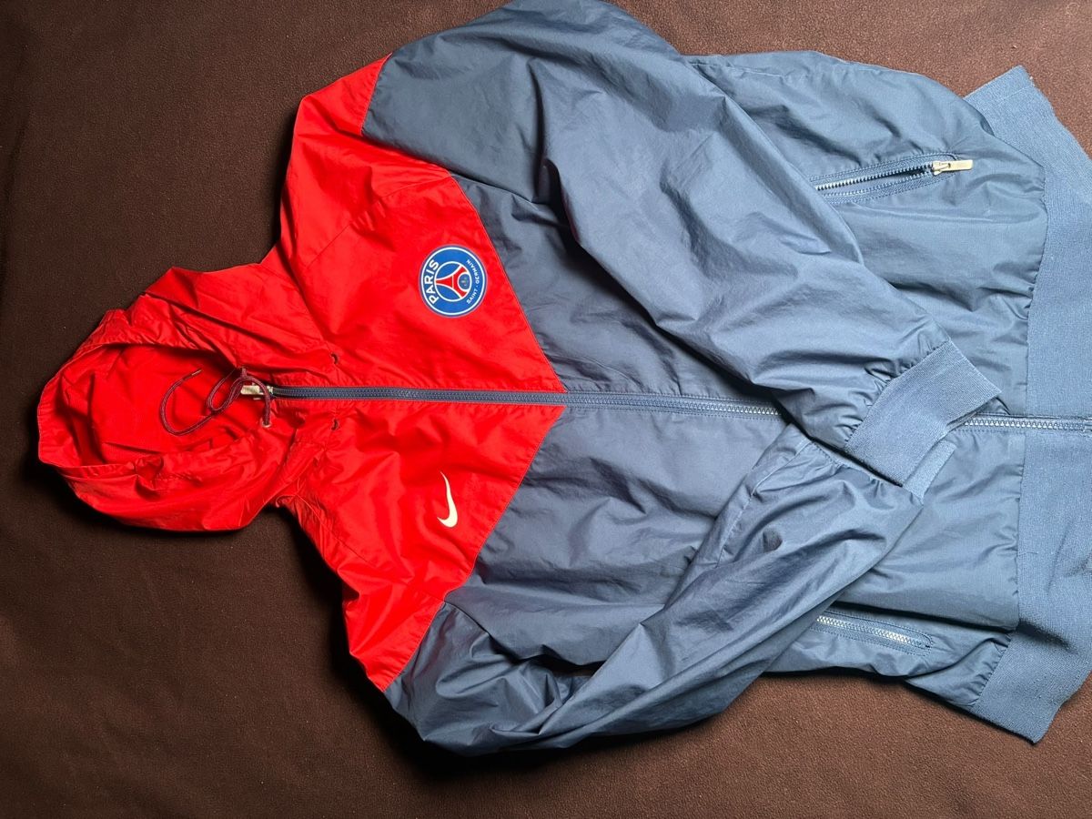 Nike Giacche: Veste de pluie Nike psg – Nuovo (secondo la descrizione) da Cressier FR venduto da Swissesape 1