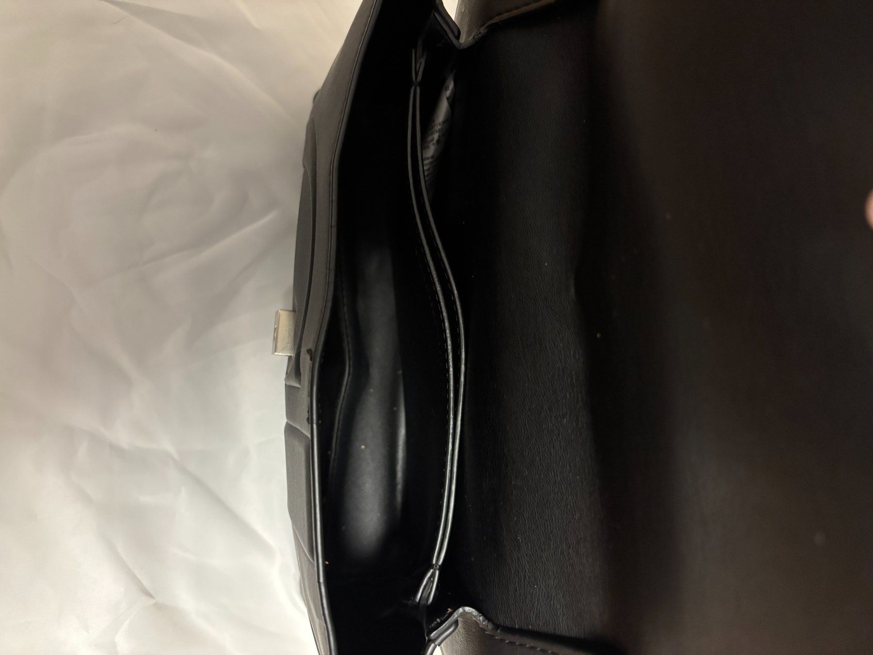 Calvin Klein Taschen für Damen: Schwarze Calvin Klein Tasche – Gebraucht aus Buchs ZH von lin_yc6r 2
