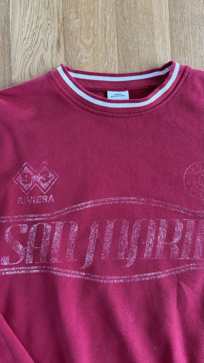 Urban Outfitters Pullover & Sweatshirts: Pulli rot oversize Gr S/P – Gebraucht aus Biel-Benken BL von BelginE 1