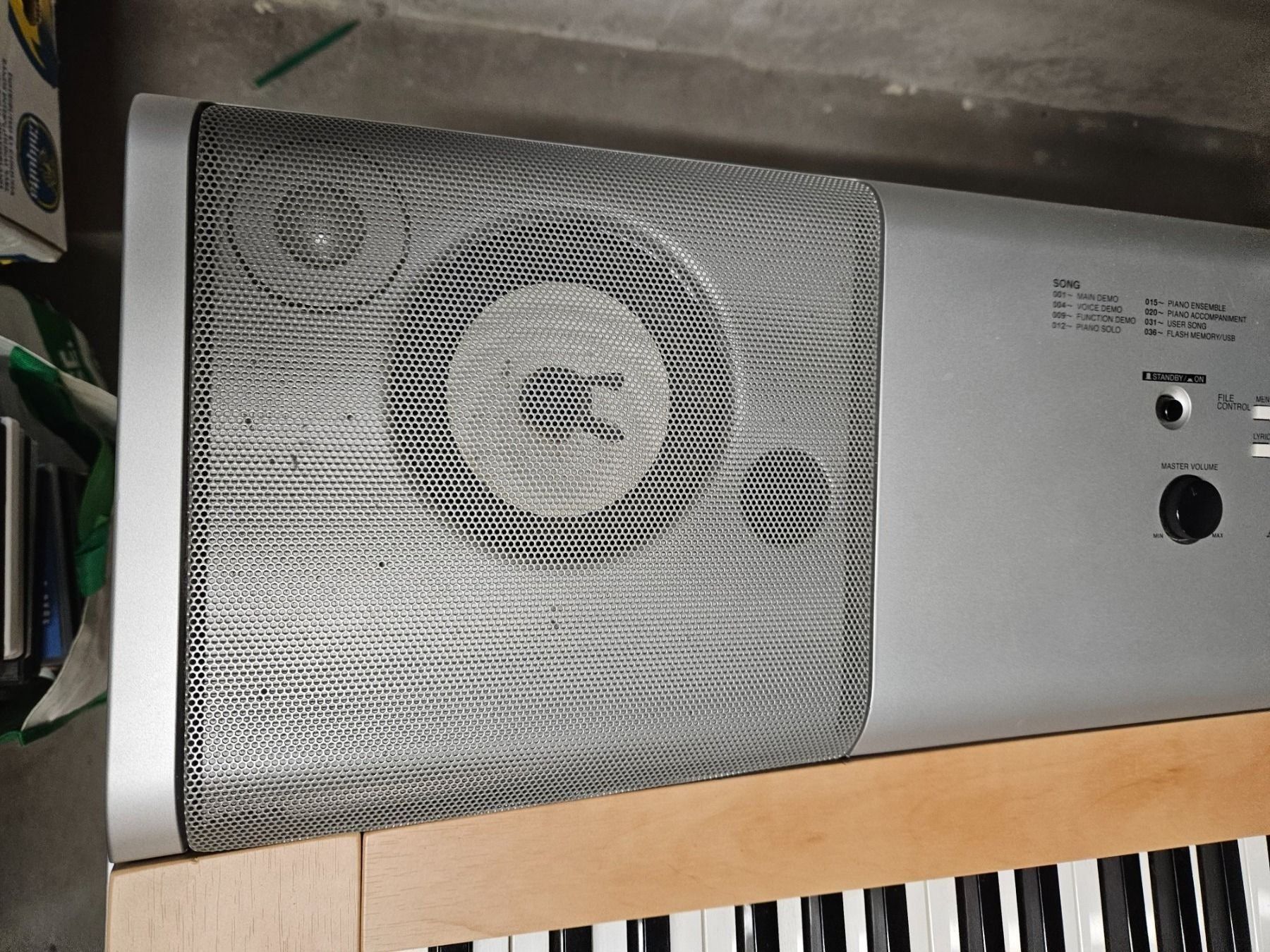 Yamaha Musikinstrumente: Keyboard Portable Frand DGX-630 – Gebraucht aus Kestenholz von cvx_889vv 4