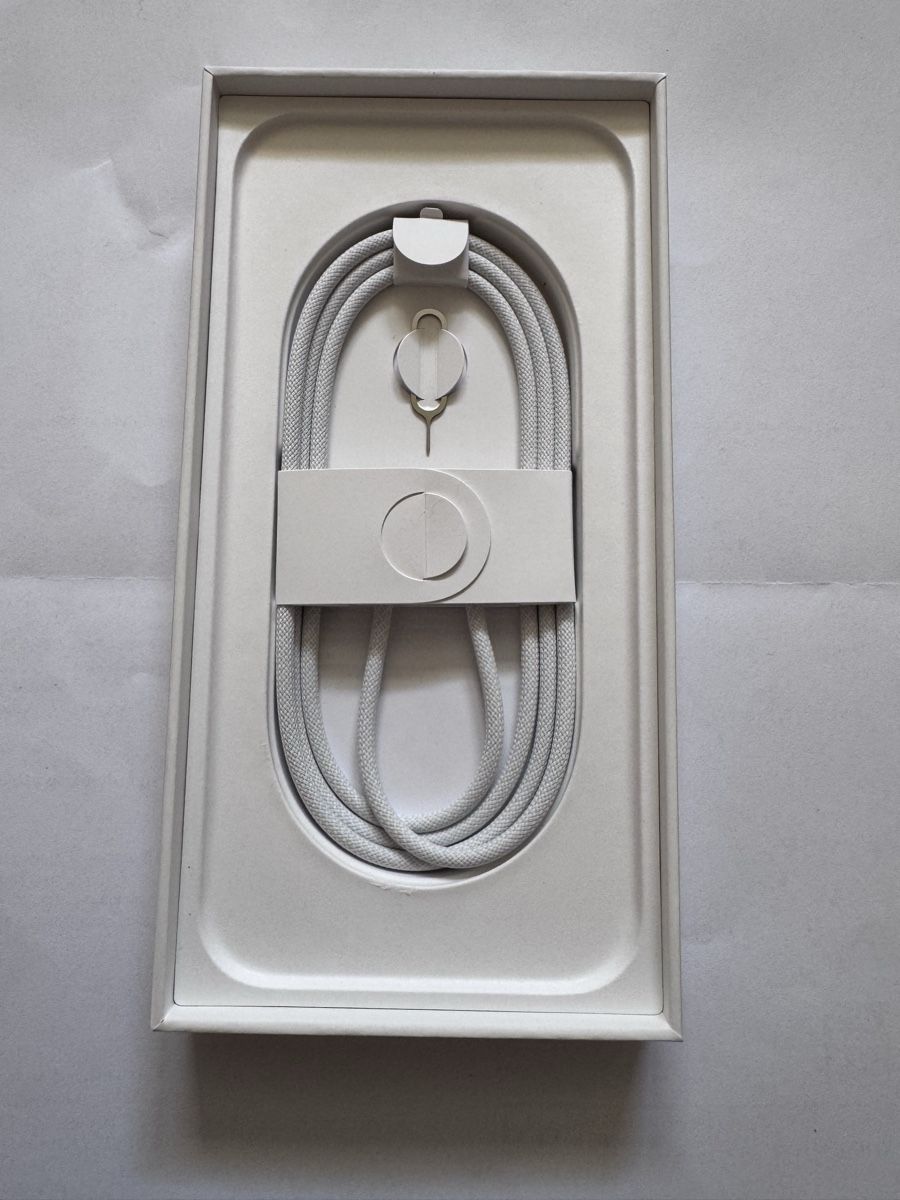 Apple Handys / Smartphones: iPhone 16 pro max, 256gb – Neu (gemäss Beschreibung) aus Vétroz von girl80 5