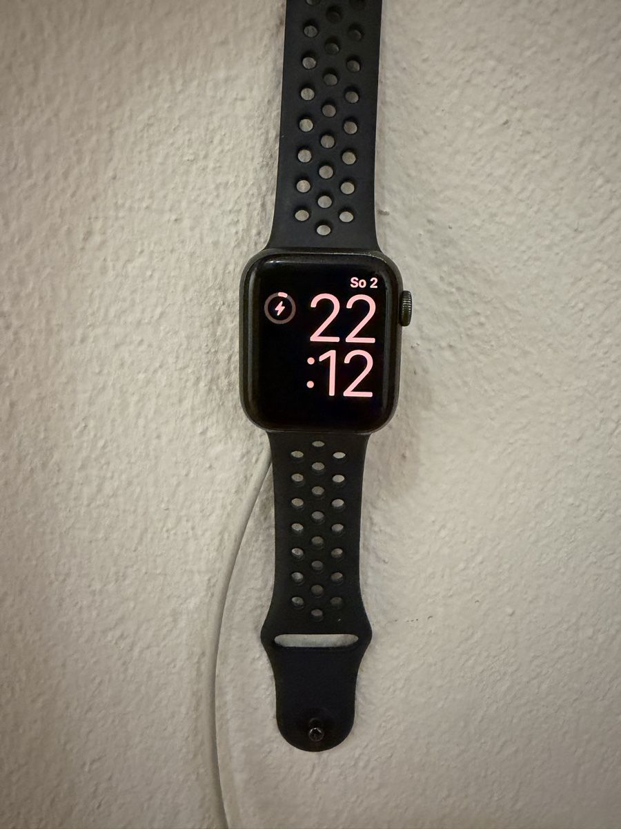 Apple Smartwatch: Apple Watch Series 4, Nike  – D'occasion à Chur par Sim7000 3