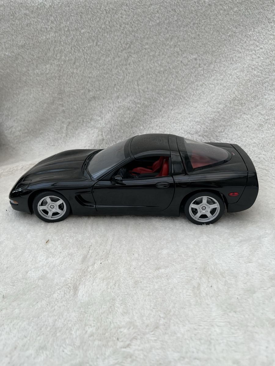 Chevrolet Modellini d'auto: Chevrolet Corvette Targa – Nuovo e nell'imballaggio originale da Oberweningen venduto da mer_2yn9 4