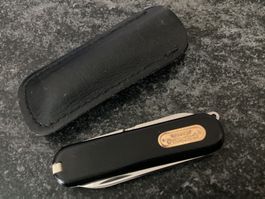 Victorinox Classic "MESSER DOLMETSCH“ Klassiker in Gold/Etui