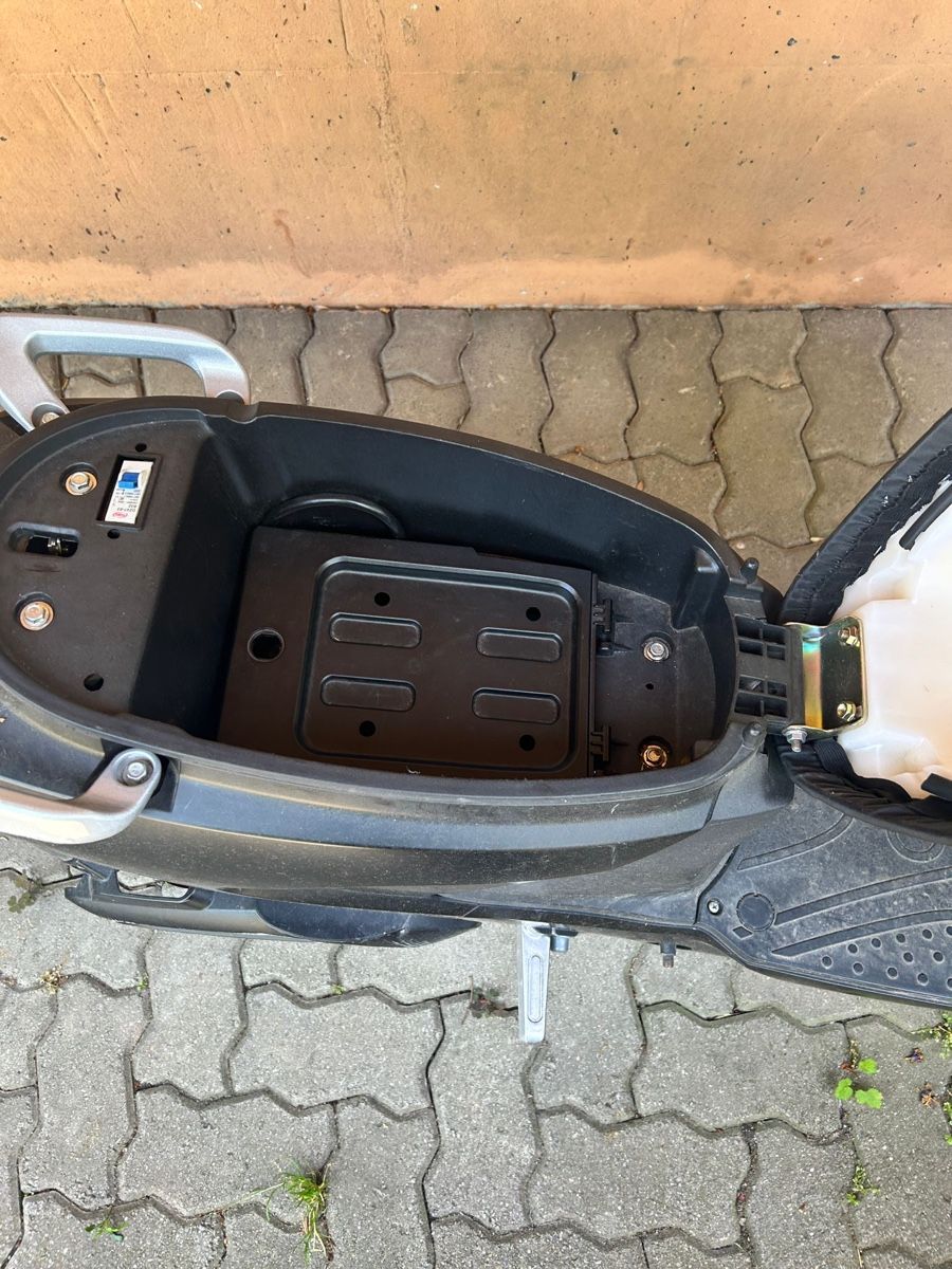 Scooters: E-Roller Rocket – Gebraucht aus Dübendorf von Ahreg 2
