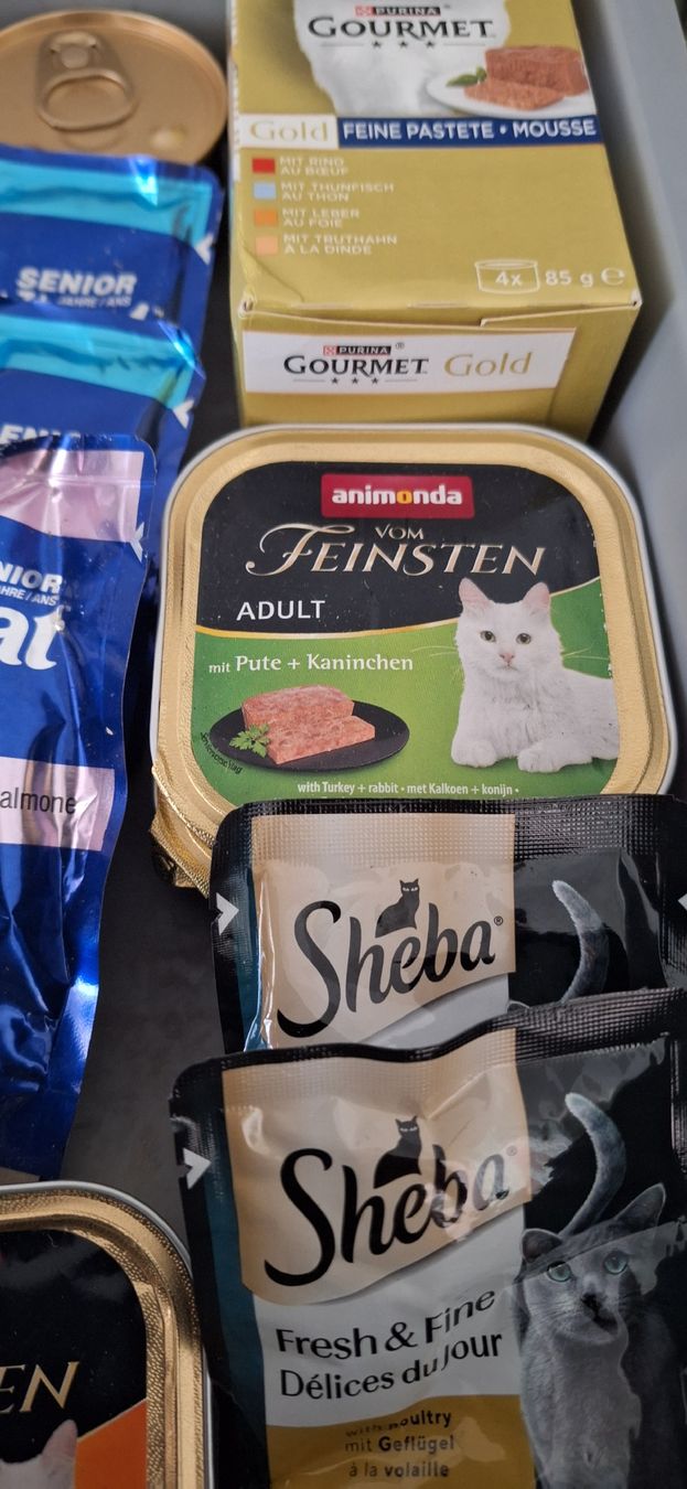 Nourriture: Katzenfutter Multipack verschiedene Marken und Sorten – Neuf avec emballage d'origine à Luzern par Briefmarkentaube 2