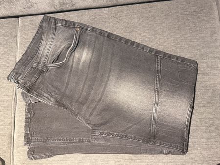 Graue Jeans "The Urbn Saint Collection" Gr. 40/32 