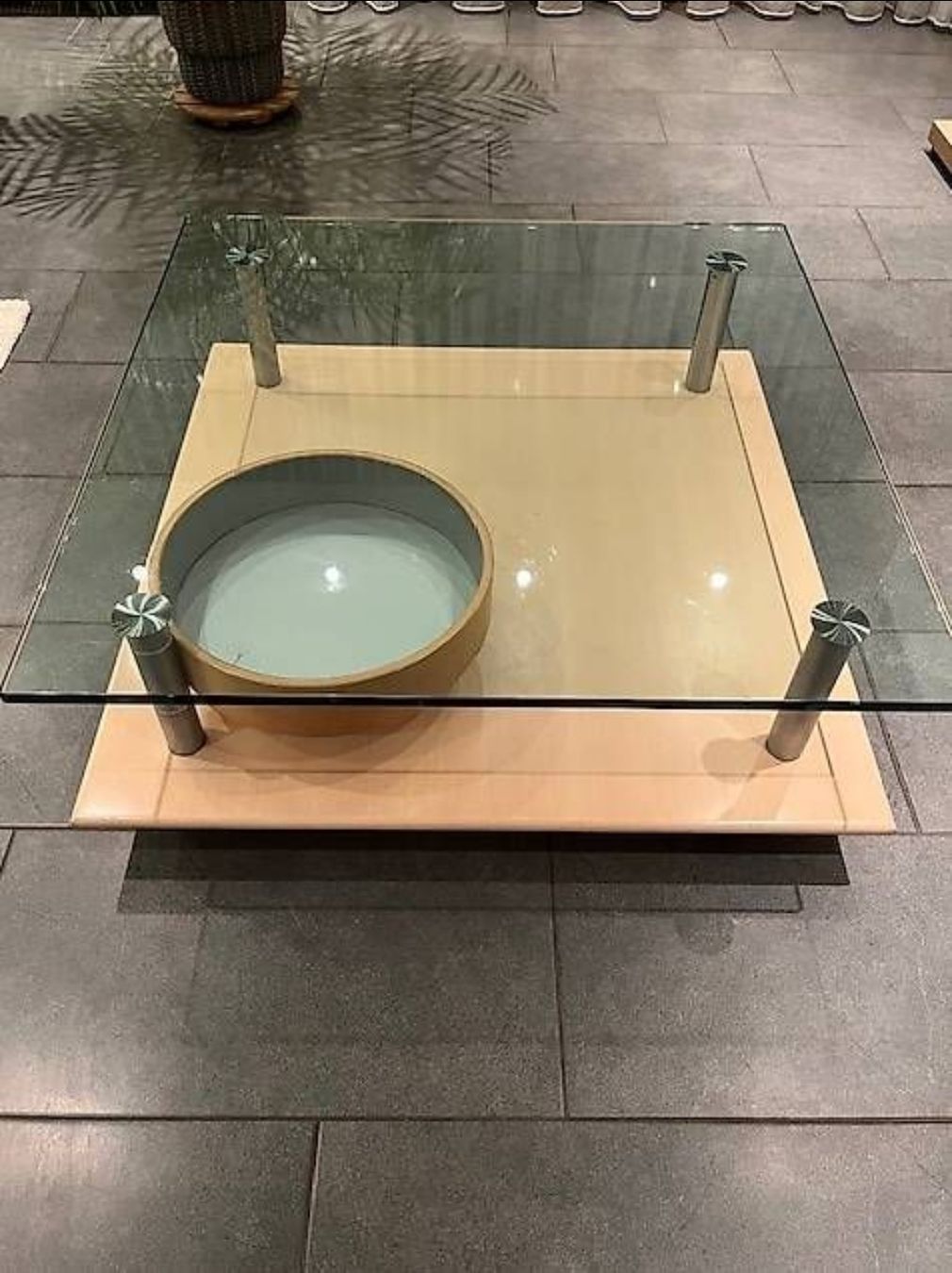 Rolf Benz Tavoli: Rolf Benz Couchtisch 85x85cm NP 3600 – Usato da St. Gallen venduto da tag_rwn9 1