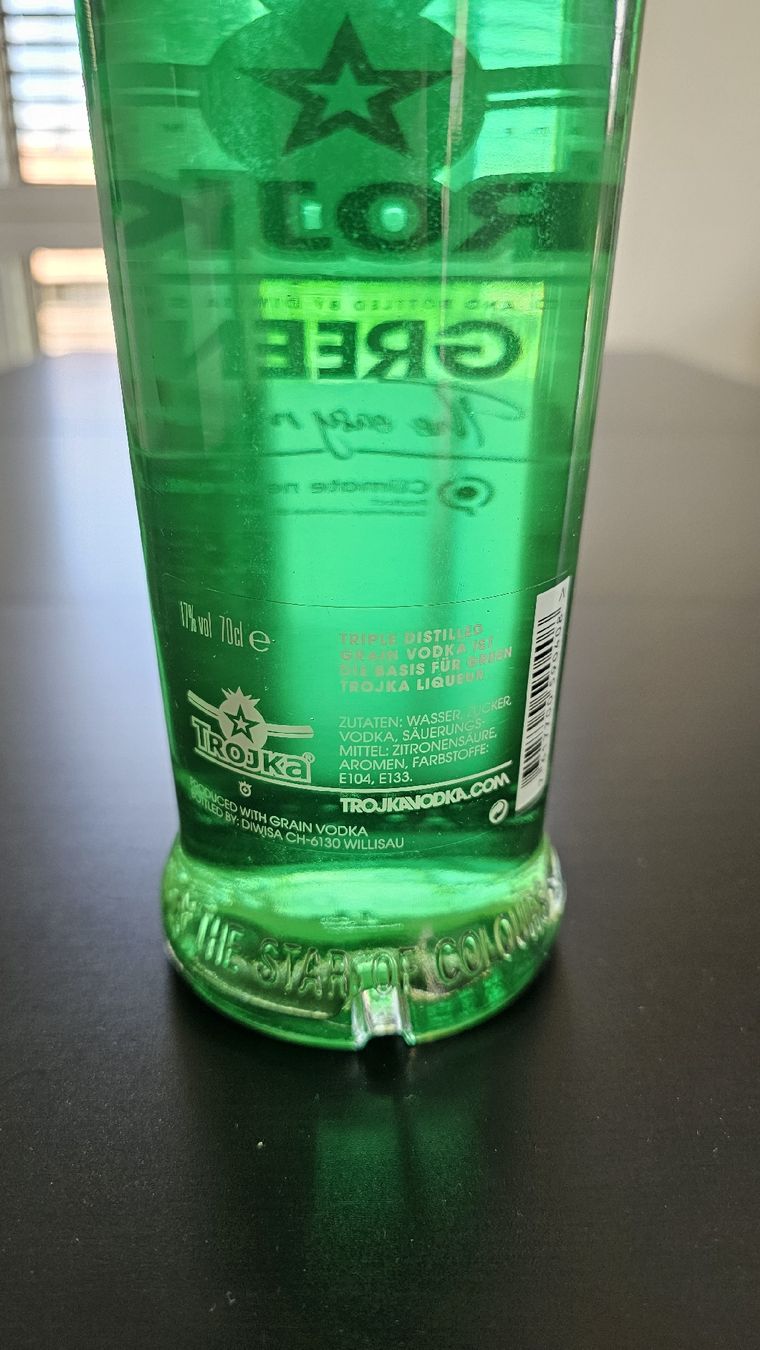 Trojka Bevande alcoliche: Trojka green - Vodka - 70 cl - 17% vol. – Nuovo e nell'imballaggio originale da Niederwil AG venduto da pat_fx2s 2