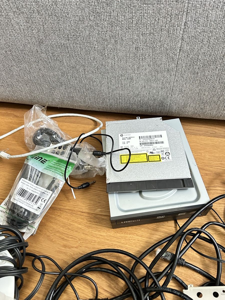 PC: Diverse PC-Teile: Kabel, Adapter, Schrauben u.v.m. – Usato da Pratteln venduto da andi1977 4
