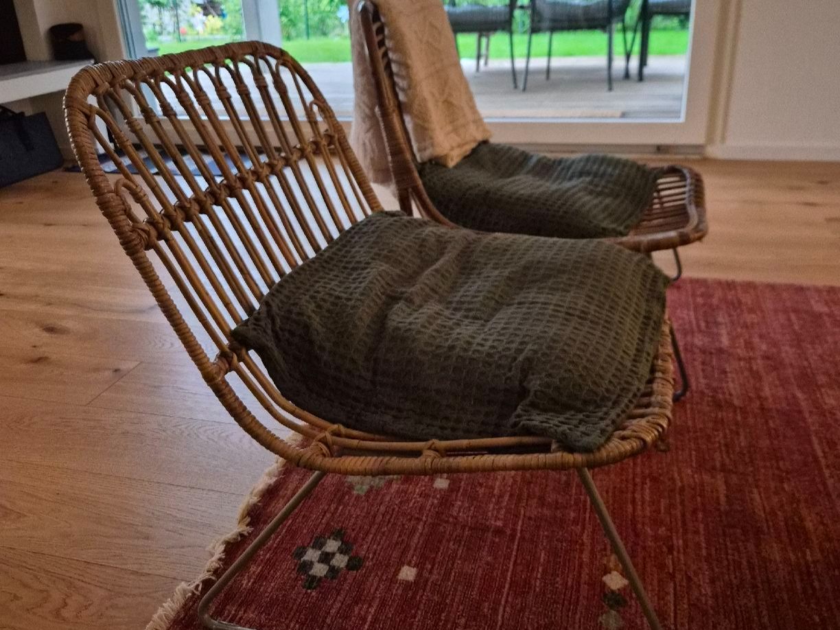 Poltrone: Comfortable Rattan Armchair – Nuovo (secondo la descrizione) da Maur venduto da Sofi___ 1