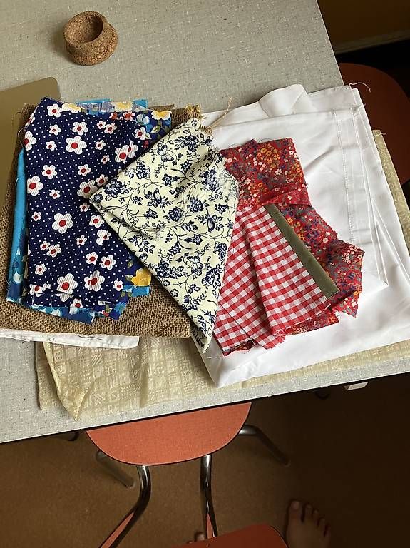 Stoffe: Stoffreste / Patchwork Stoff – Neu und originalverpackt aus Bern von gug_w8fc 1