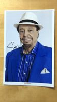 Sergio Mendes, Original Autogramm auf Grossfoto in Farbe