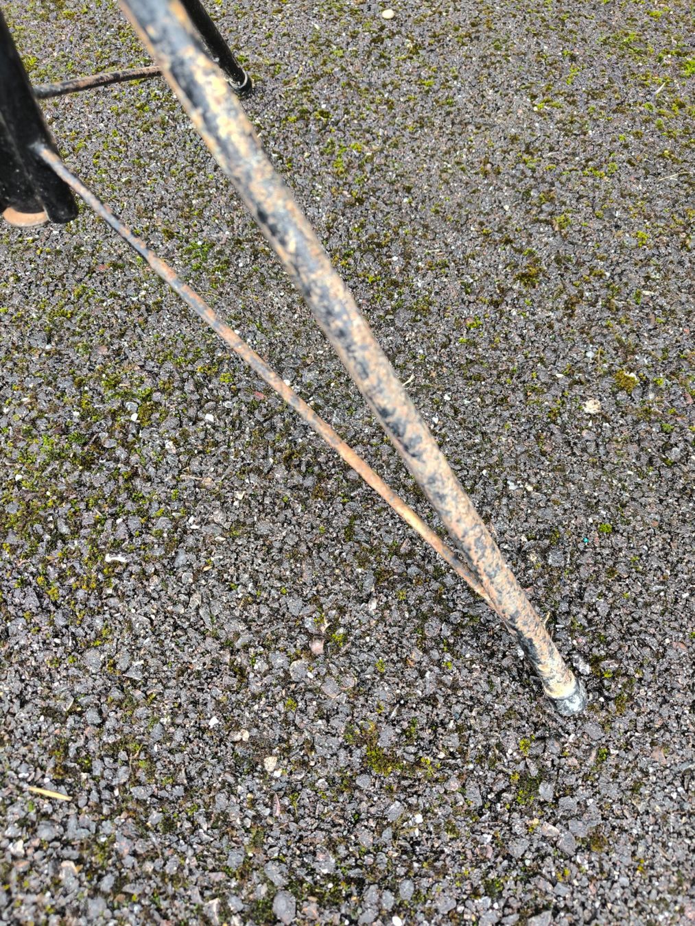 Guardaroba: Portemanteau tripode goût Feraud – Usato da Wittenheim venduto da LeGrenierdeSam 5