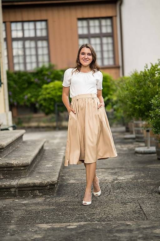 Gonne: Wunderschöner beiger Rock S Polyester  – Usato da Mägenwil venduto da VintageGirly