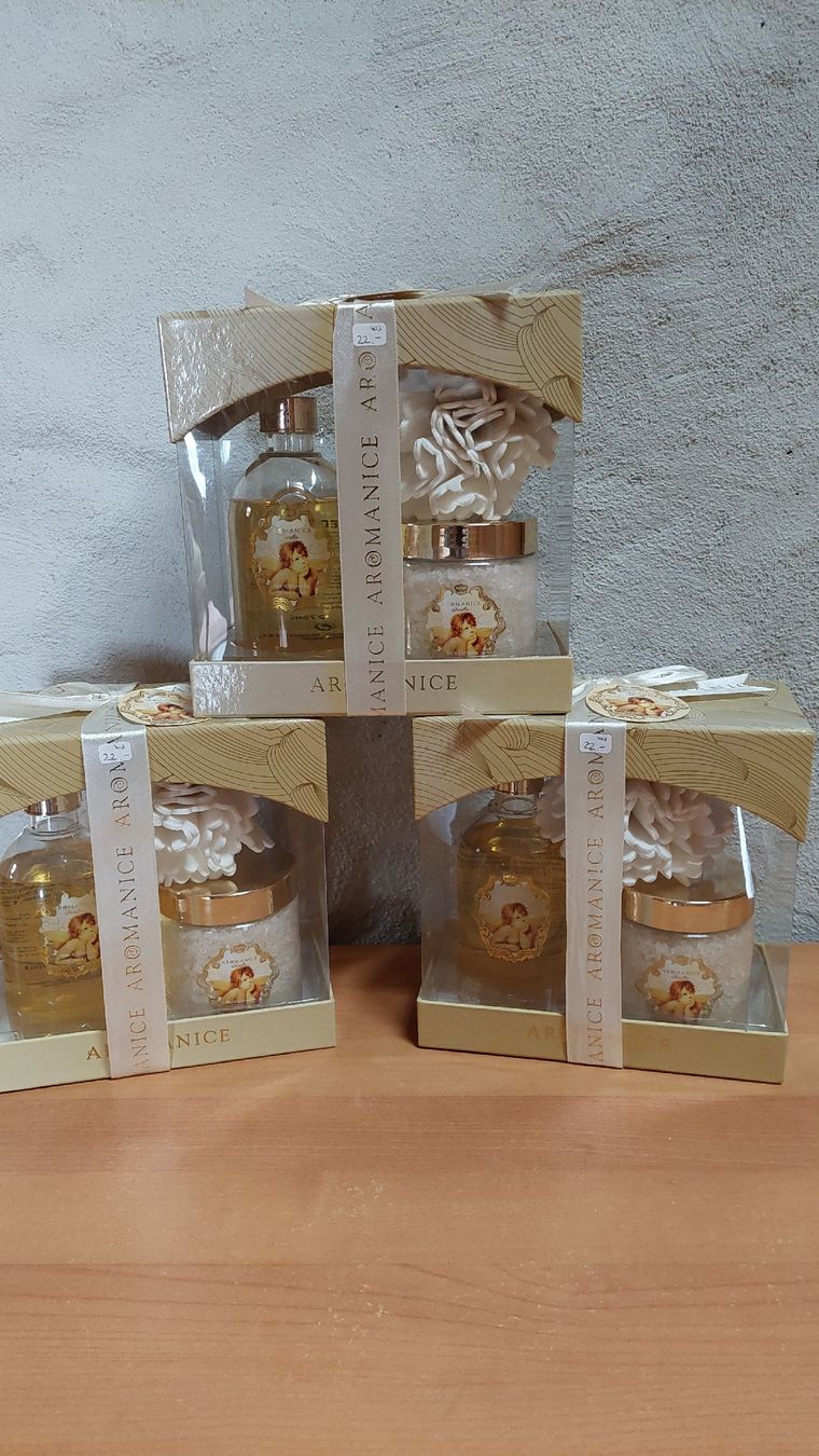 Altro per la cura del corpo: Lot de 3 coffrets de soin, liquidation boutique – Nuovo e nell'imballaggio originale da Marsens venduto da fakia 7