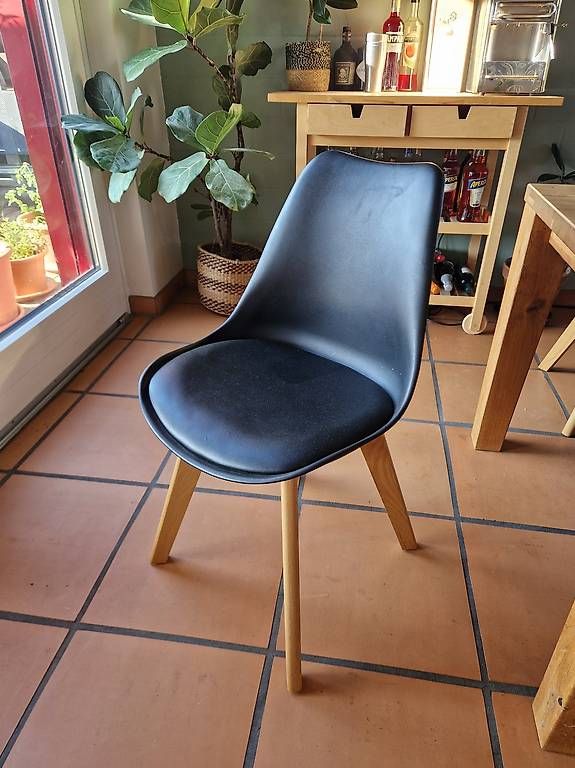 Chaises: Esszimmer Stuhl – D'occasion à hinwil par DesmoSlam 1