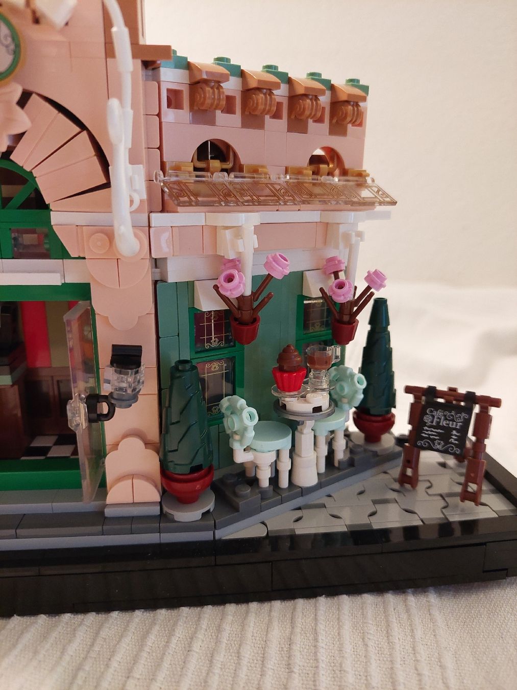 Lego Kit di costruzioni: Lego Icons 10362 – Usato da Embrach venduto da osi3 4