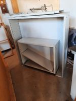 Metallregal grau mit Einlegeboden
