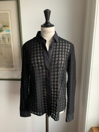 AKRIS: Exklusive schwarze Bluse mit Stickerei, 36, NP 470